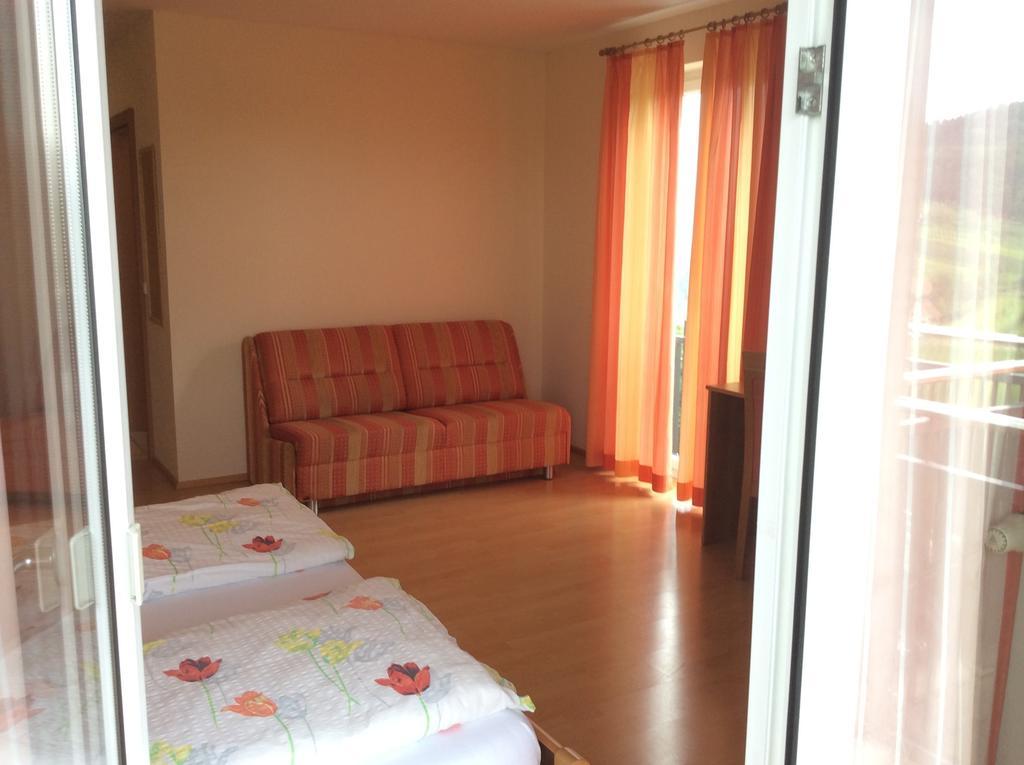 Ratsch an der Weinstraße Zweytick Gaestezimmer Weingut חדר תמונה